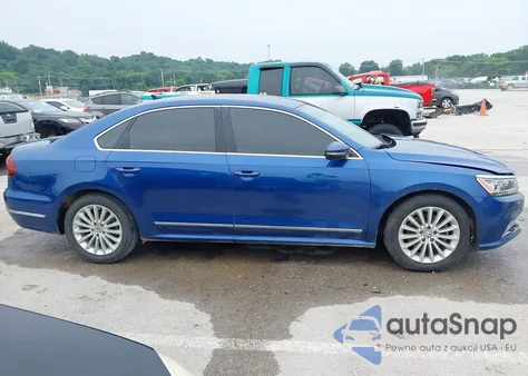 2017 Volkswagen Passat 1.8T Se z USA, uszkodzony, nr VIN 1VWBT7A31HC000694